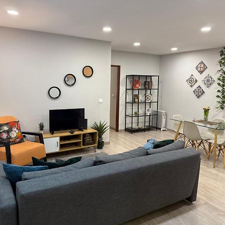 Ml Apartments Central Aliados Порто Екстериор снимка